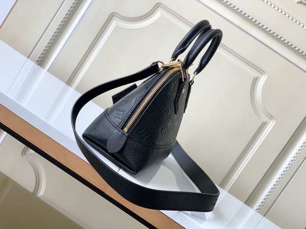 ルイヴィトンバッグ背面デザイン